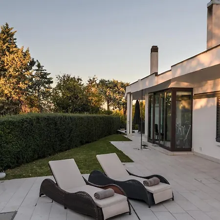 Вилла Vae Victis 6, Emma Кориано