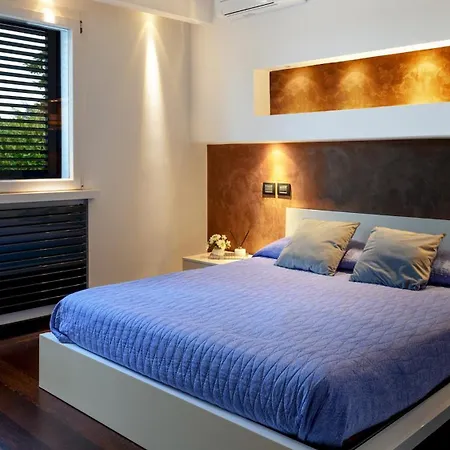 Вилла Vae Victis 6, Emma