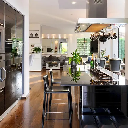 Vae Victis 6, Emma Вилла