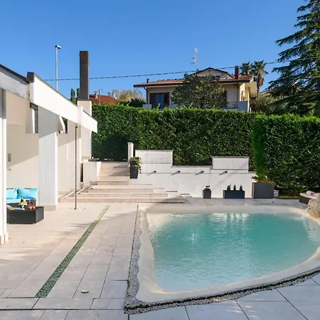 Vae Victis 6, Emma Вилла Кориано