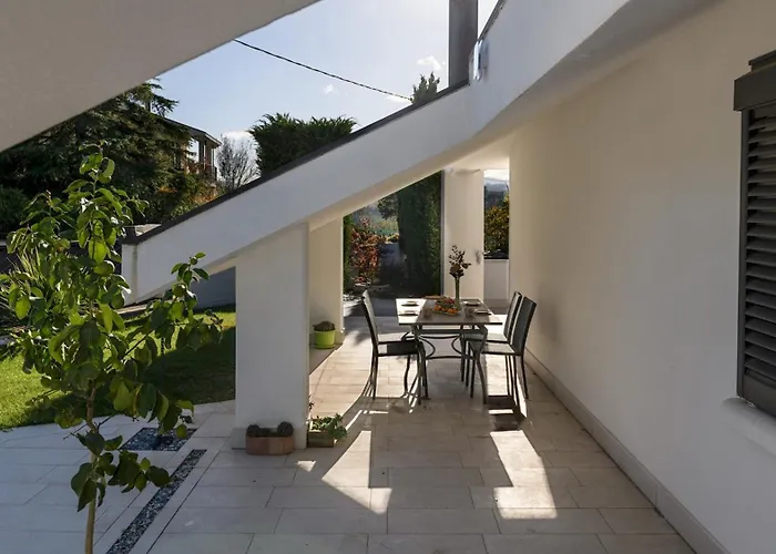 Vae Victis 6, Emma فيلة كوريانو